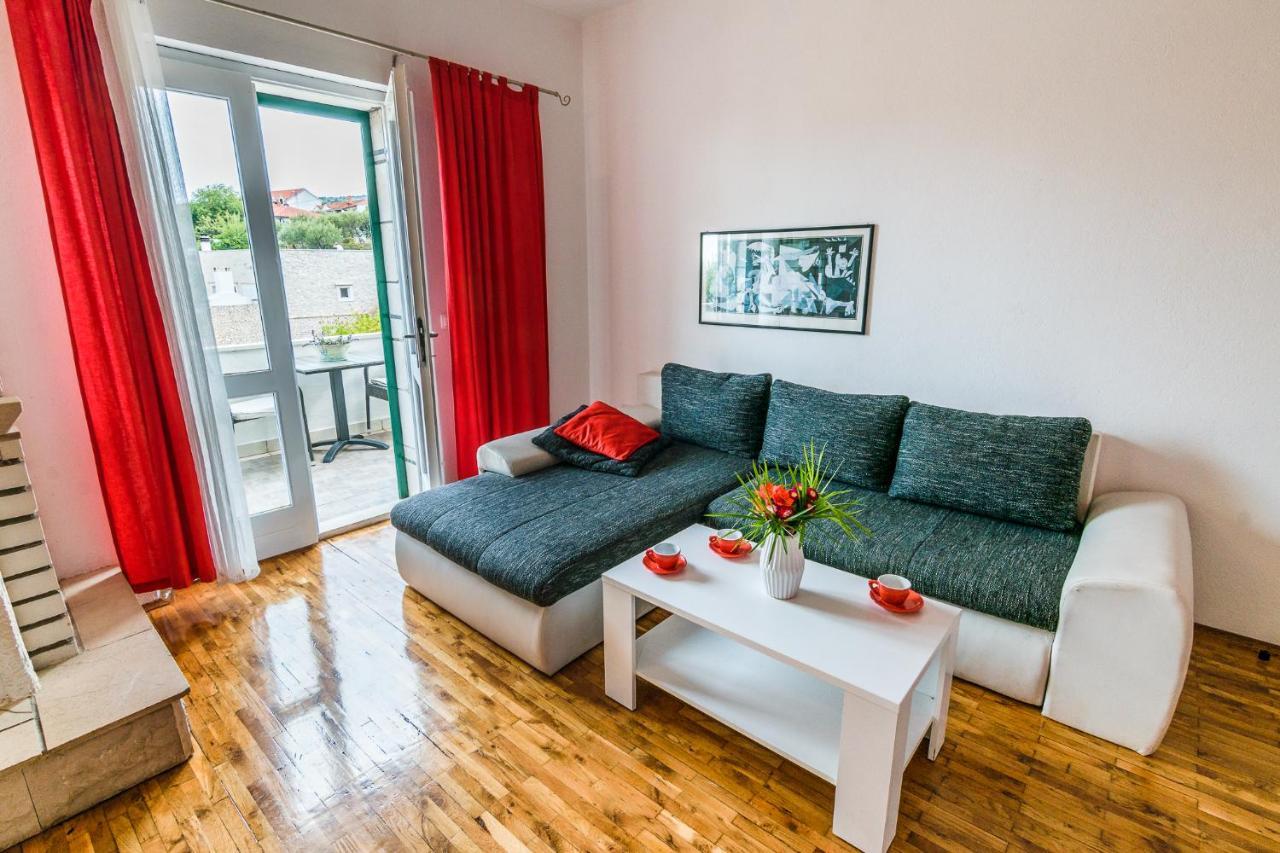 Apartment Dunja Supetar Ngoại thất bức ảnh