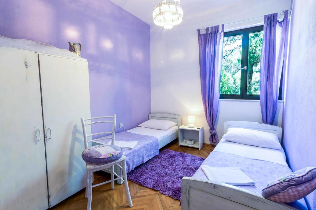 Apartment Dunja Supetar Ngoại thất bức ảnh